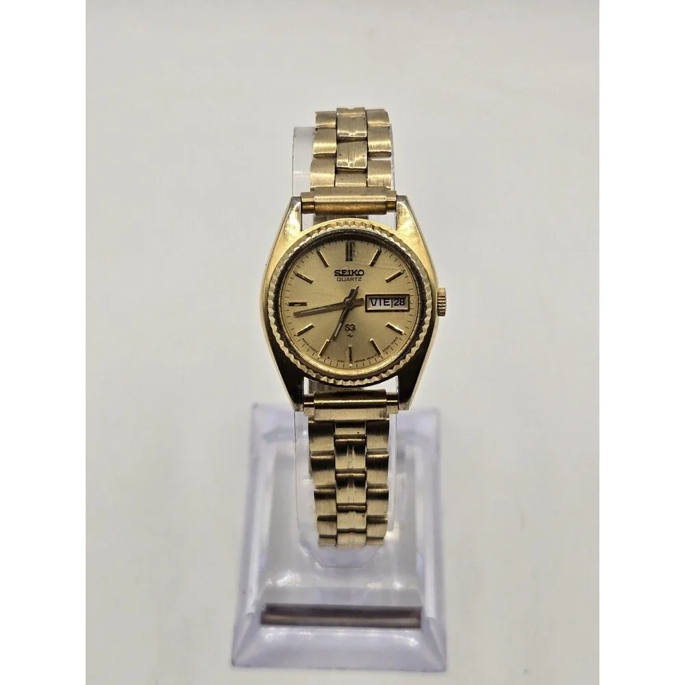 Seiko SQ Women 8523-0058 Day Date Fluted Two Tone Quartz 23mm Watch 6.5